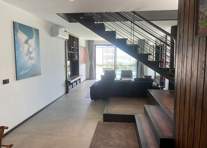 Havuzlu Full Esyali Lueks Villa