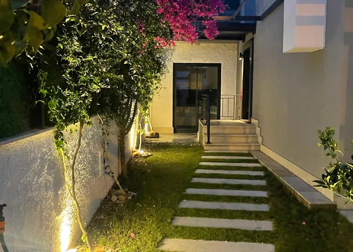 Havuzlu Full Esyali Lueks