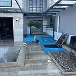 Villa Havuzlu Ve Jakuzili Full Eşyalı Lüks *