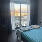 Havuzlu Ve Jakuzili Full Eşyalı Lüks Villa *